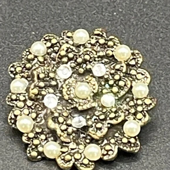 Vintage “Hidden Heart” Gold Filigree Pearl & Crystal Brooch - Exquisite! ✨ - Picture 3 of 9